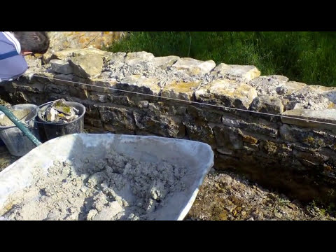 Chantier murs en pierres maçonnées à la chaux 1/2