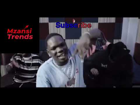 Blxckie and A reece leak an unreleased song with Amari live on stream.