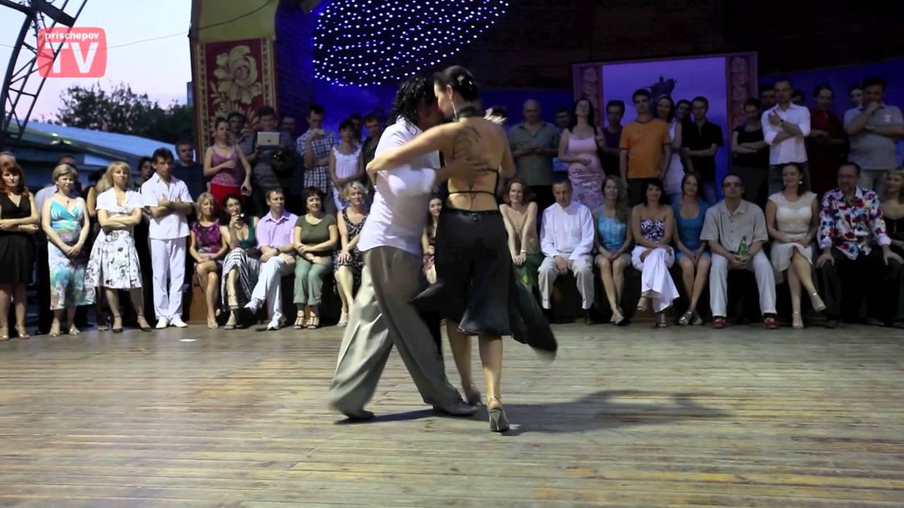 Video thumbnail for Mila Vigdorova & Rodrigo Fonti, Russia, Moscow, Milonga "Ekaterinas garden" http://prischepov.ru 2