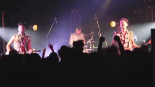 regurgitator performing &#39; 7&#39; 10&quot; &#39; (live)