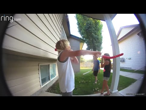 Kids Doorbell Ditching Don't Know How Video Doorbells Work || ViralHog
