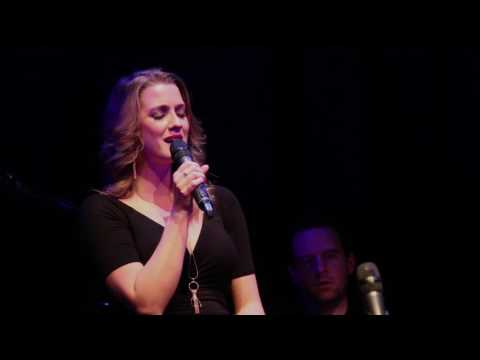 Alice Fearn - Momma Don't Cry