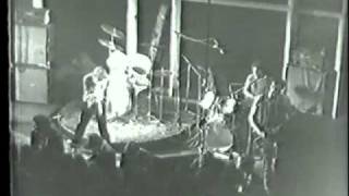 The Adverts - Bored Teenagers (Live 1977 RARE CLIP)