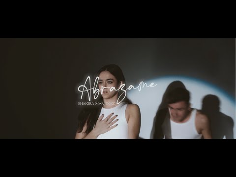 Shakira Martínez - Abrázame