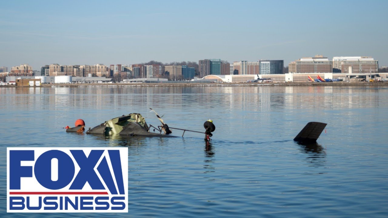 ‘NOBODY’S PICKED UP ON THIS’: Retired gen. analyzes Black Hawk helicopter's role in crash