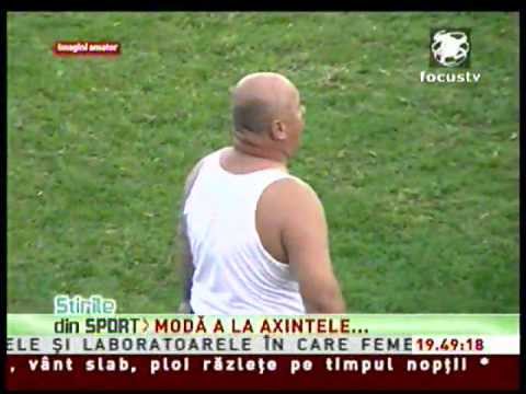 ANTRENORUL VIITORULUI AXINTELE IMBRACAT CIUDAT PE BANCA TEHNICA