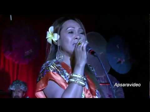 Phary  sings  a classic "Skeurl Ros Sneh" at  Golden Villa Restaurant
