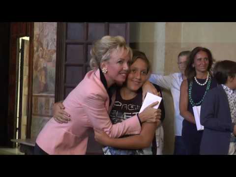LL.AA.RR. CARLO E CAMILLA DI BORBONE DELLE DUE SICILIE A NAPOLI PER IL MIRACOLO DI SAN GENNARO