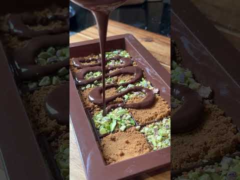 Viral Dubai Knafeh Biscoff Chocolate Bar! Part 1 #chocolatebar #recipe #dubaichocolate #biscoff