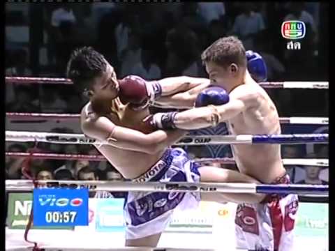 Mathias Sitsongpeenong vs Silatong Mor Watanachai - Lumpinee Stadium 15th December 2012