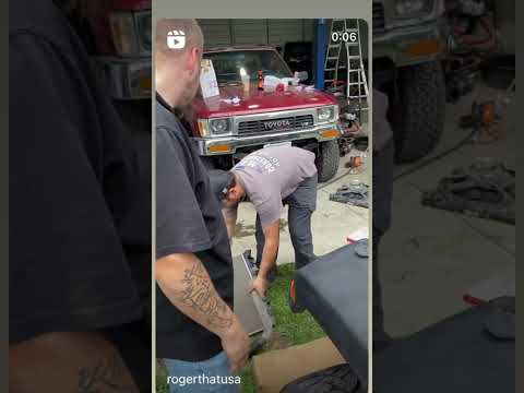 Sometimes your friend knows more than you! #mechanic #jeep #jeeplife #theboys #hashtag #offroad #4x4