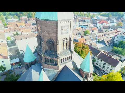 Rundflug über die Apostelkirche