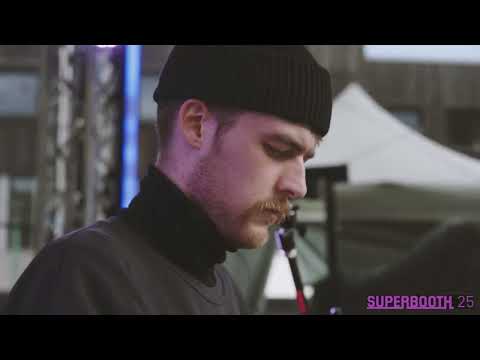 Peryl live at SUPERBOOTH25