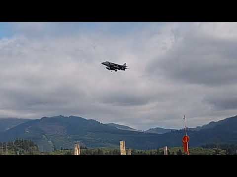 AV-8B Harrier II Landing At Tillamook Airport (KTMK)