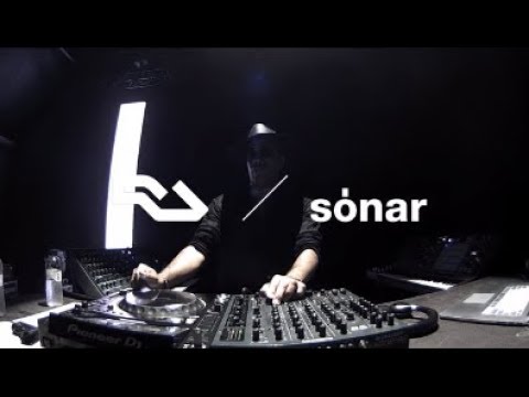 RA Live: Carl Craig presents Versus Synthesizer Ensemble at Sónar 2017