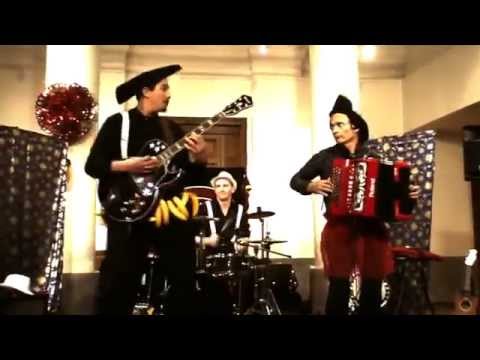 Teaser Les Mouchicos 2015