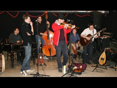 Góbé Zenekar - Sír a szemem, kacag a szám!