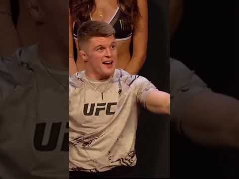 Don Caolan giving it back to the booing fans 🔥🔥