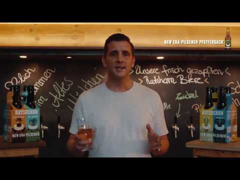 Tomzen Tuesdays: Auf ein Bier mit Poetry Slammer Tomzen: New Era Pilsener Pfeffersack