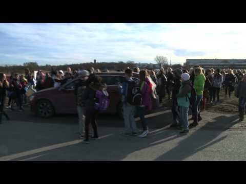 Fansen stormade godisstånd för att få träffa idolen Samir