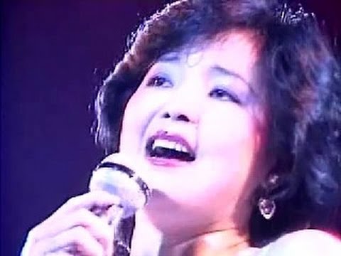鄧麗君 Teresa Teng 星 (HK Live 1982)