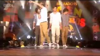 One Direction - Teen Awards Na Na Na and What Makes You Beautiful LIVE