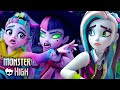 Frankie Fights a Zombie Attack! w/ Lagoona & Deuce | Monster High - Monster High Frankie Fights a Zombie Attack! w/ Lagoona & Deuce | Monster High