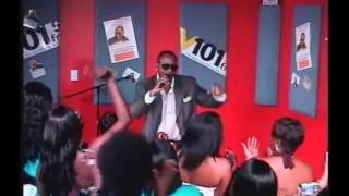 Johnny Gill Performs Fairweather Friend -  V101.5