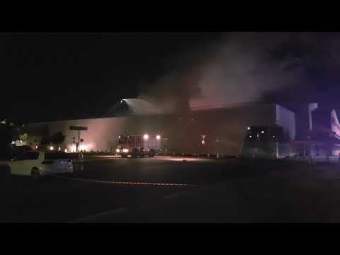 incendio coop di Ponte a Greve vigili del fuoco in azione.