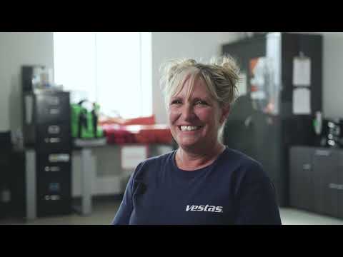 Working as a Service Technician at Vestas | Meet Jennifer Meyers
