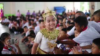 🎙️วันนี้น้องจีโบว์ จะพาไปดูเบื้องหลังความปังปุริเย่! ของงานวันสุนทรภู่! 👑✨