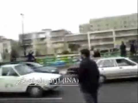 2009 Iranian Revolution - People boo security forces on  Ashura Dec 27