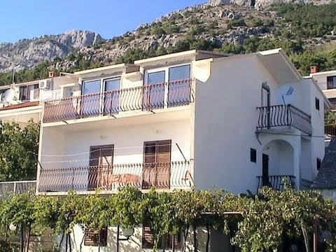 Apartments Pisak riviera Omiš Croatia accommodation