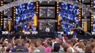 Pixie Lott - Turn It Up (Live at T4 On The Beach)