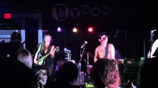 Those Darlins, "Waste Away" (HiTone Cafe, Memphis, 9-17-11)