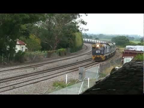 8175/G537/8050 at East Maitland on Mon 25-4-2011