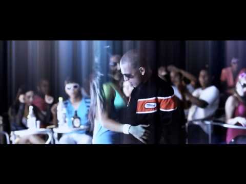 Bloke 18 - Le Gusta El Reggaeton (Video Oficial)