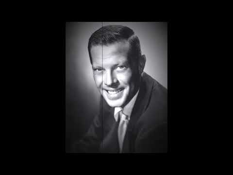 Dick Haymes ft The Song Spinners - You'll Never Know (Decca Records 1943)