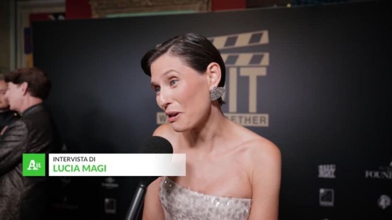 A Bianca Balti il premio We Do It Together: "Felicissima, lo dedico a mia figlia"