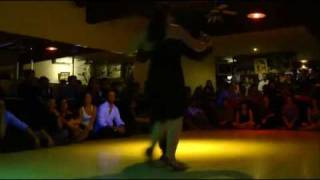 Ariadna Naveira y Fernando Sánchez en la Milonga 10 (19.06.2010) 2/4
