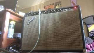 Video thumbnail for Fender Vibrolux Reverb 1967 Blackface Demo (Clean) by Dr. Mvks