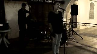 Sylvaine Leblanc Fête de la musique 2013 : La parisienne dans la rue