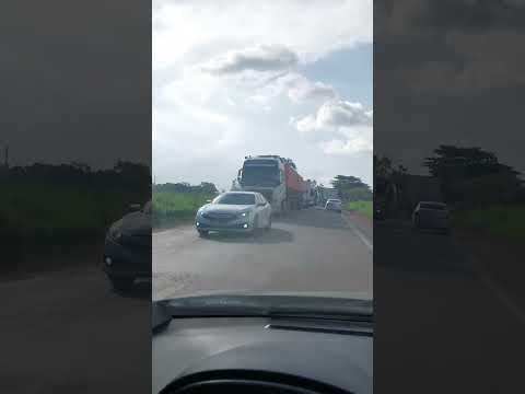 fila e fila de carro,próximo a Arari Maranhão
