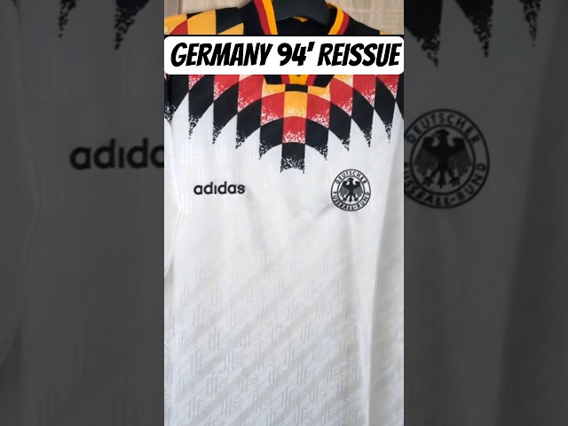 Vídeo relacionado con Camiseta de Manga Corta de la Real Sociedad Campeón de la Copa del Rey 2025-2026 Estilo cómic (12- Camiseta Talla M)(Negra Manga Corta)