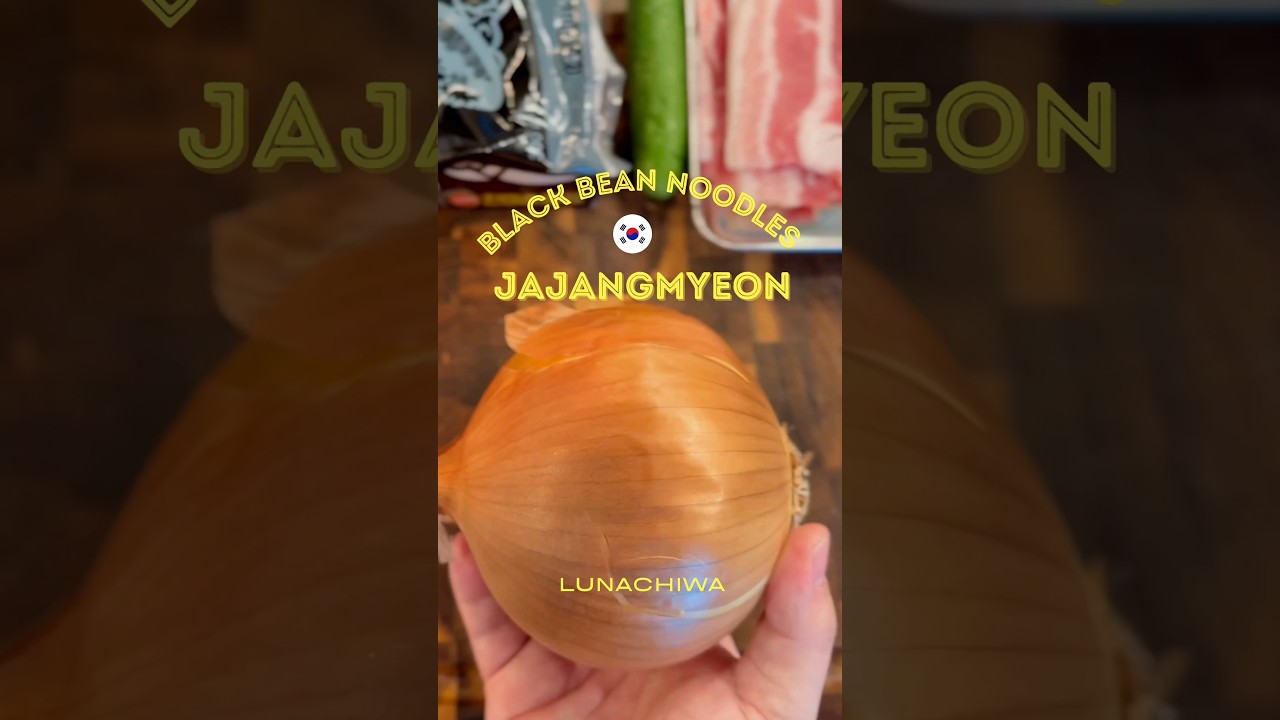 Lunch POV: Korean Black Bean Noodle - Jajangmyeon