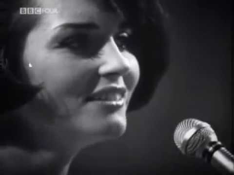 .The Wedding (La Novia) * Julie Rogers