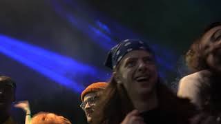 Room 4 performs Holex and Rozotadi jumps into the crowd (Live @ Hush Hush Festival 11/10/18)