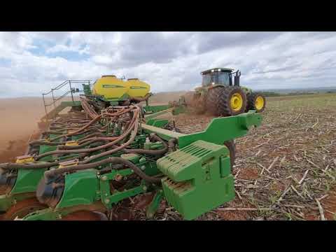 Trator JhonDeere 8400R + Plantadeira DB 50 de 31 Linhas