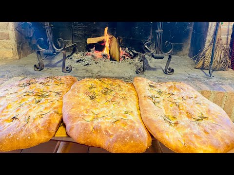 Focaccia come quelle di una volta.facile e alla portata di tutti.soffice come nei forni di montagna