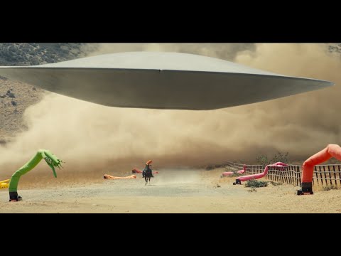 絶対に見てはいけない謎の“飛行物体”…映画『NOPE／ノープ』最新予告編